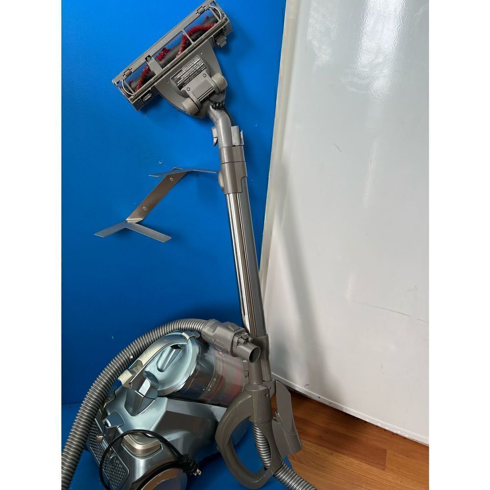Hoover Multi-Cyclonic Canister SH40060
 Adjustable